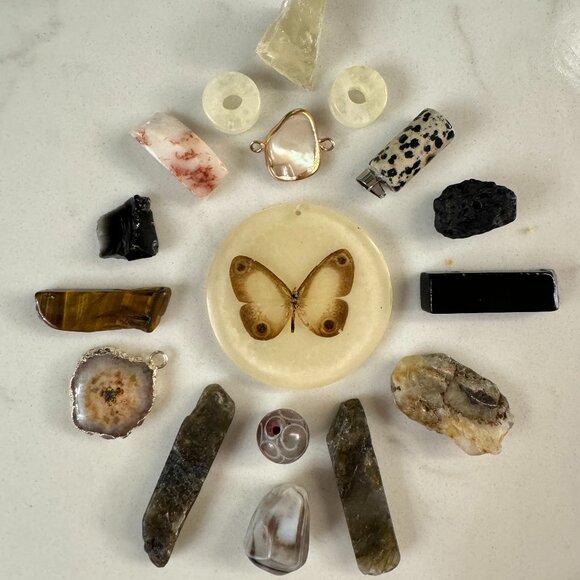 Natural Stone and Crystal Pendant Lot - Picture 2 of 11